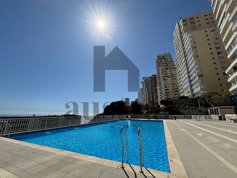 Spacious Apartment with Stunning Ocean Views