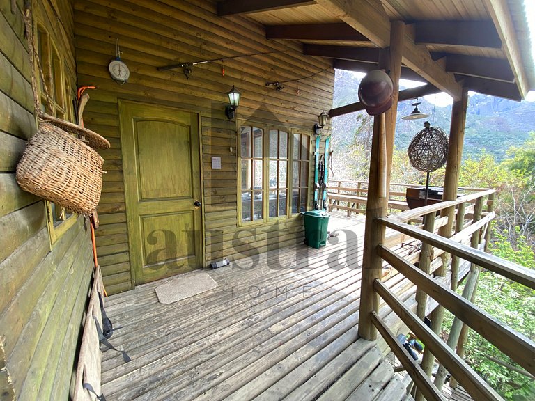 Cabana rústica com vista e ambiente natural