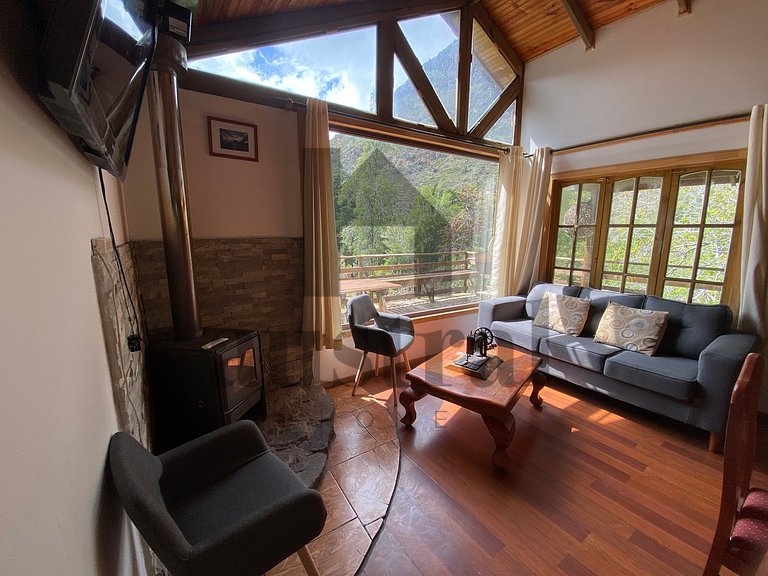 Cozy Rustic Cabin with Stunning Natural Views