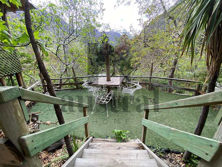 Cabana rústica com vista e ambiente natural