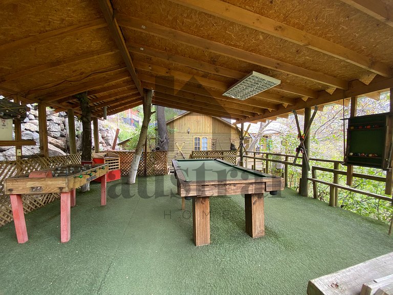 Cabana rústica com vista e ambiente natural