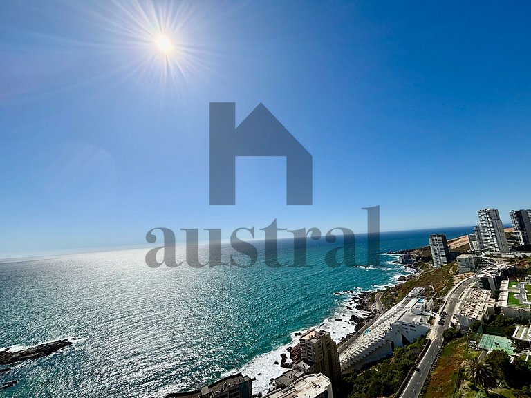 Spacious Apartment with Stunning Ocean Views