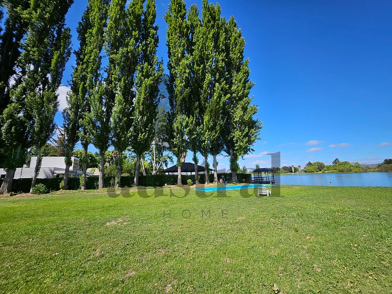 Aconchegante Casa Frente ao Lago Rapel