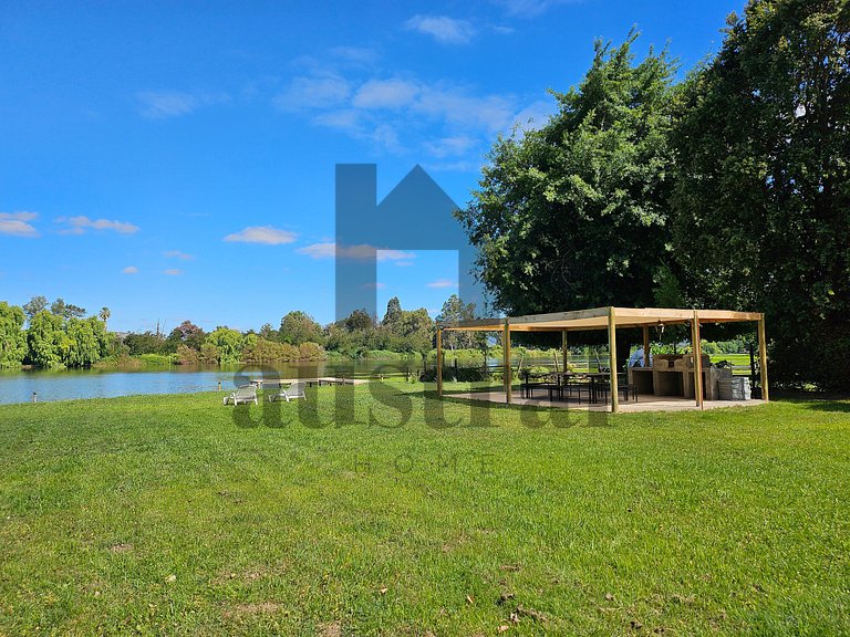 Aconchegante Casa Frente ao Lago Rapel