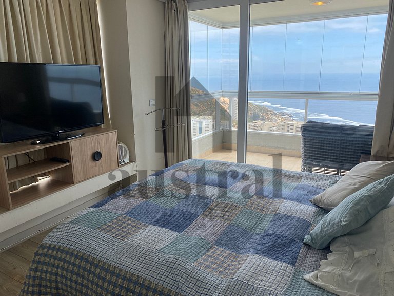 Amplo Apartamento com Vista Despejada para o Mar