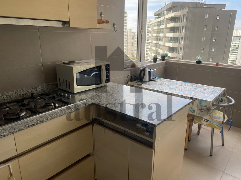 Amplo Apartamento com Vista Despejada para o Mar
