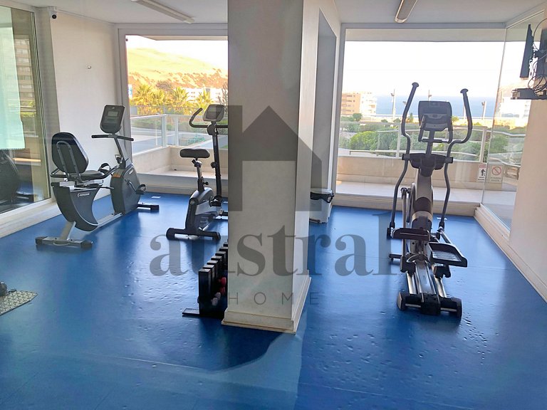 Spacious Apartment with Unobstructed Ocean View