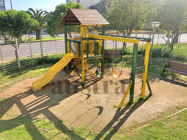 Amplo Apartamento com Vista Despejada para o Mar