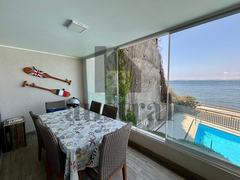 Modern and Cozy Beachfront Apartment