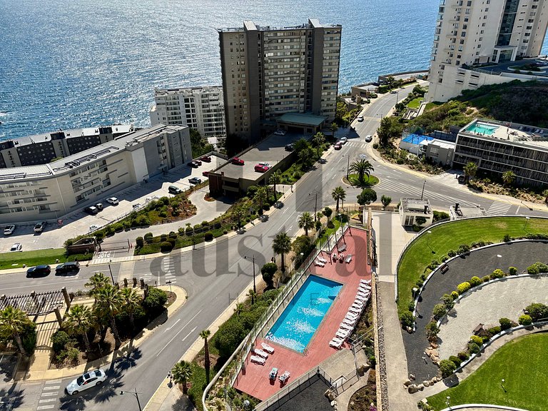 Amplo Apartamento com Vista Despejada para o Mar