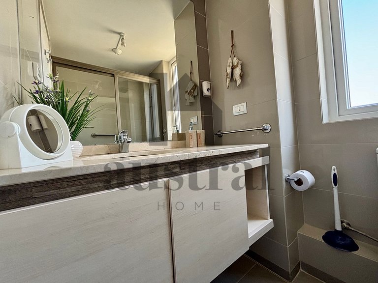 Spacious Apartment with Unobstructed Ocean View