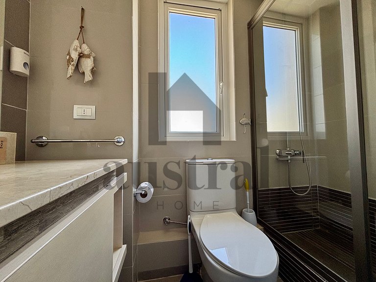 Spacious Apartment with Unobstructed Ocean View