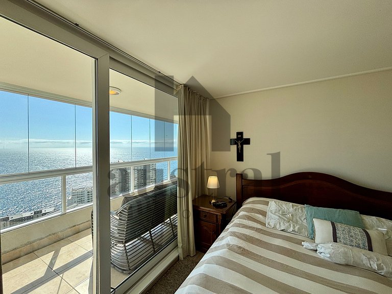 Spacious Apartment with Unobstructed Ocean View