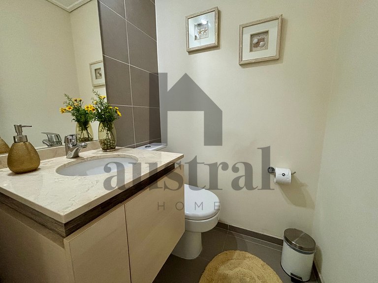 Spacious Apartment with Unobstructed Ocean View