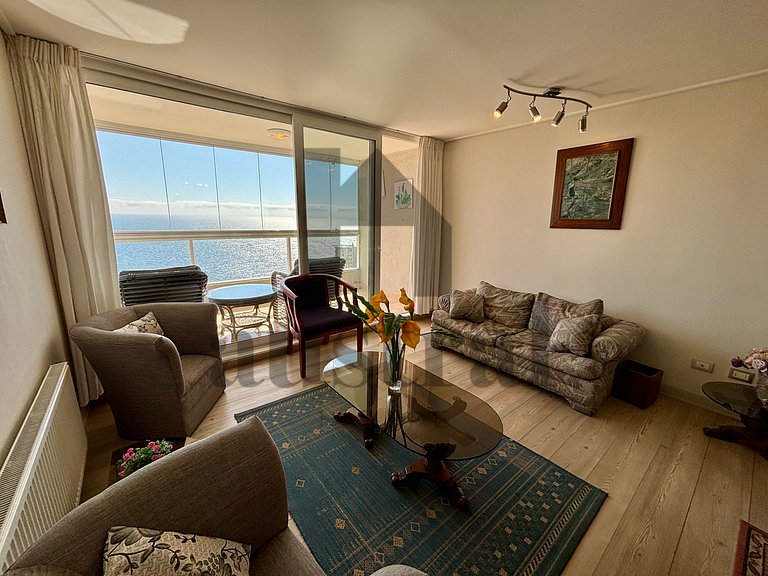 Spacious Apartment with Unobstructed Ocean View