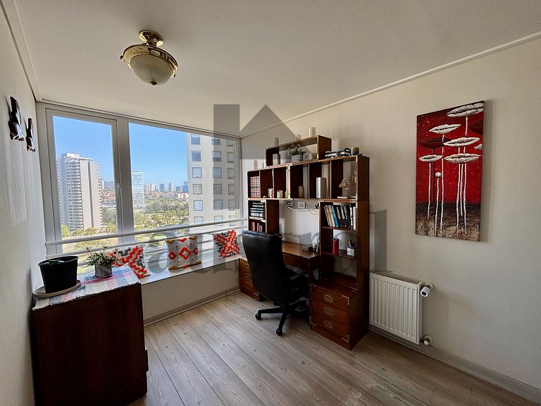 Spacious Apartment with Unobstructed Ocean View