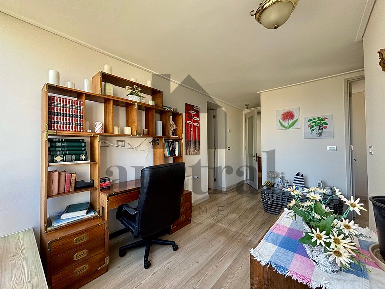 Amplo Apartamento com Vista Despejada para o Mar