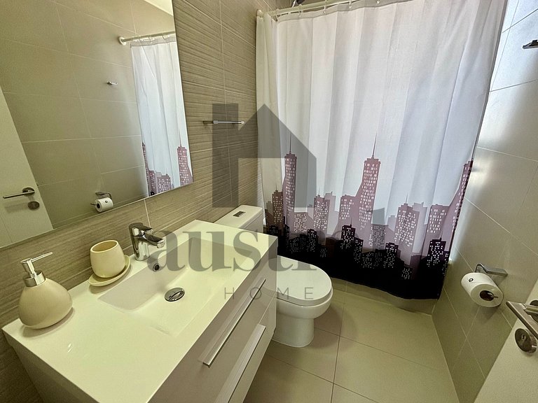 Modern and Spacious Apartment, Beautiful Ocean View