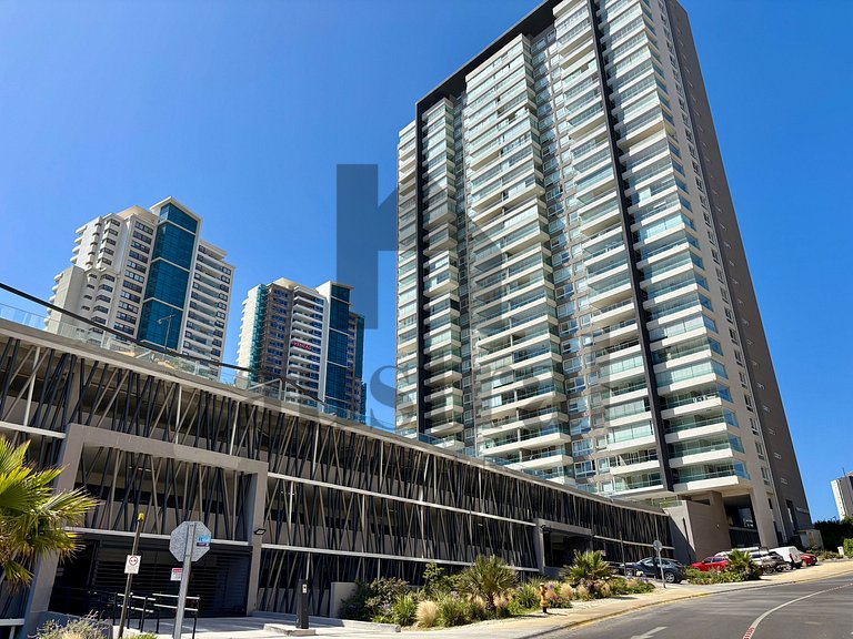 Modern and Spacious Apartment, Beautiful Ocean View