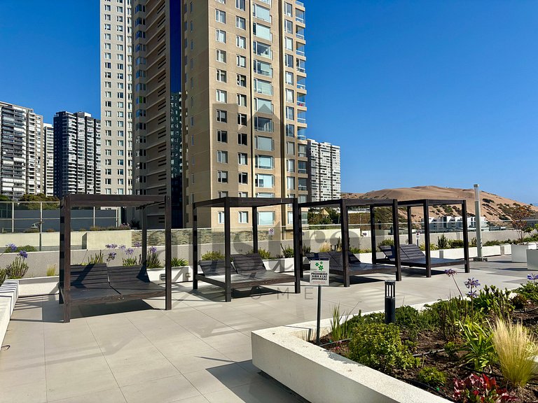 Modern and Spacious Apartment, Beautiful Ocean View