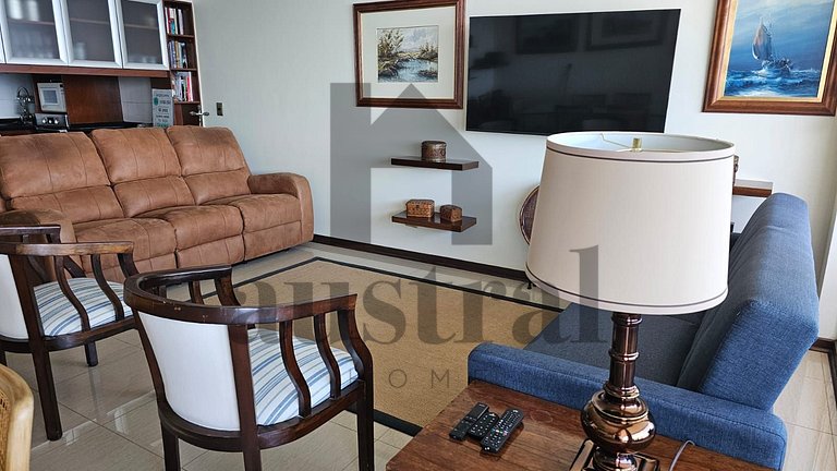 Apartamento amplo com vista panorâmica do mar