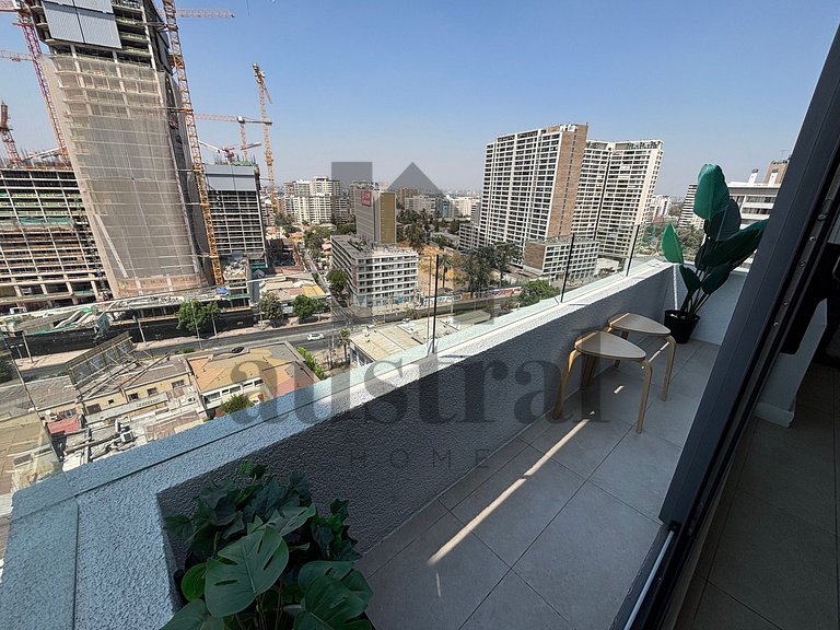 Bello estudio frente a Mall Plaza Egaña