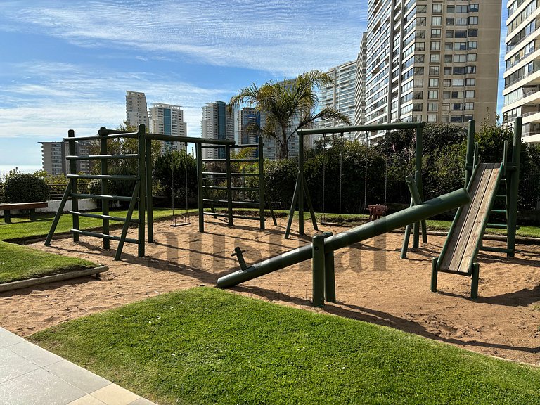 Maravilloso sunset en terraza con vista al mar