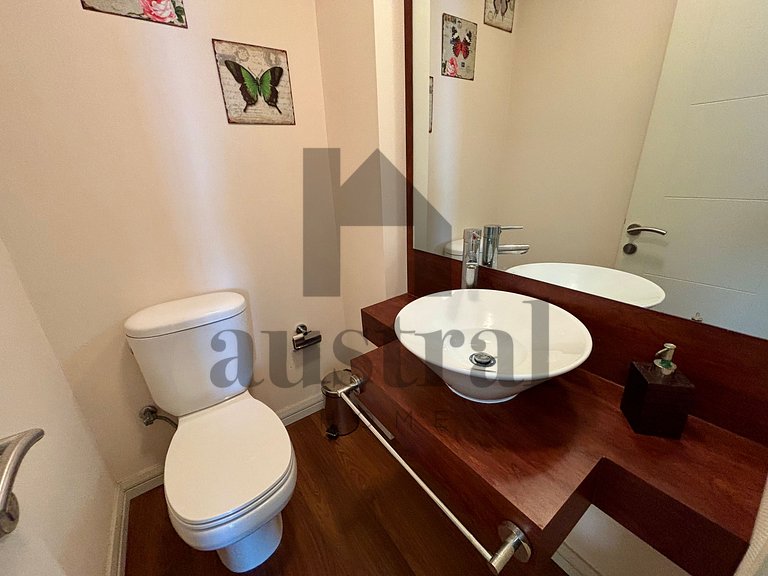 Maravilloso sunset en terraza con vista al mar