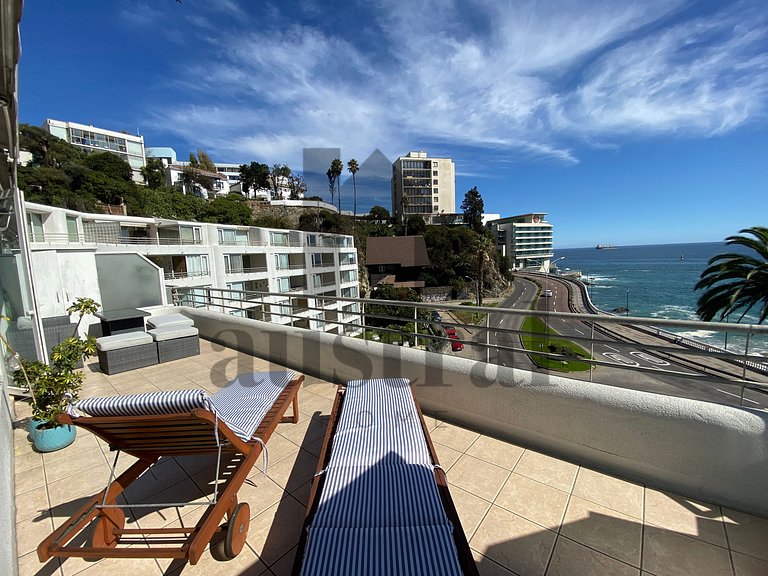 Exclusive Oceanfront Apartment