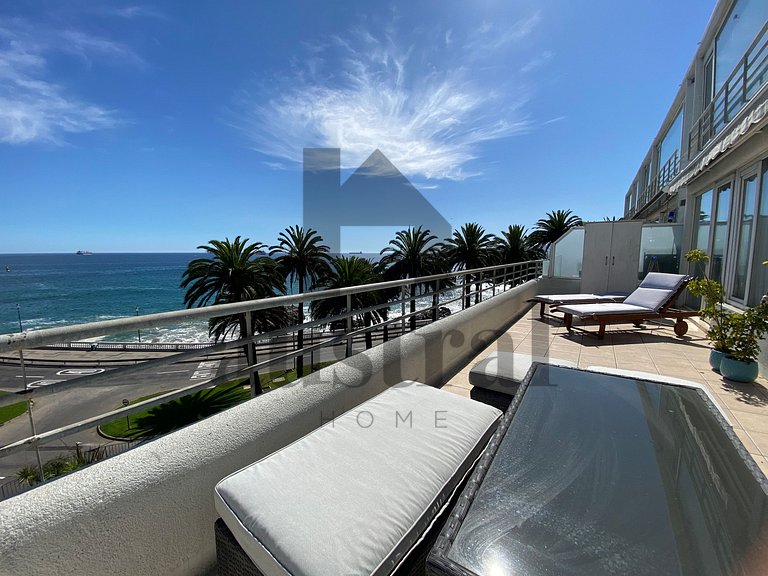 Exclusive Oceanfront Apartment