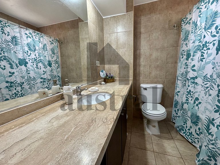 Spacious Apartment on Main Avenue Concón