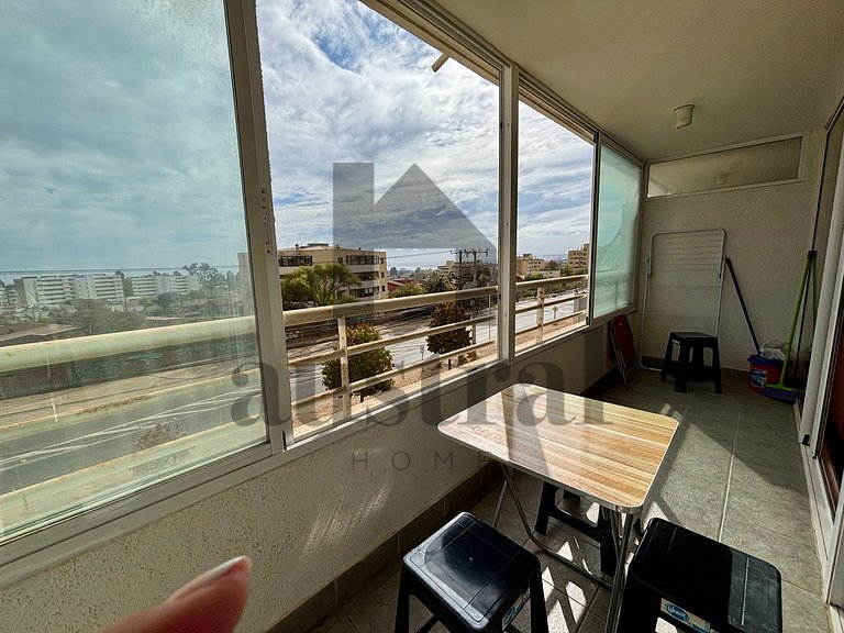 Spacious Apartment on Main Avenue Concón