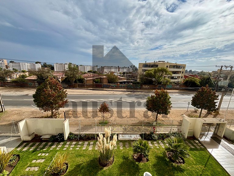 Spacious Apartment on Main Avenue Concón