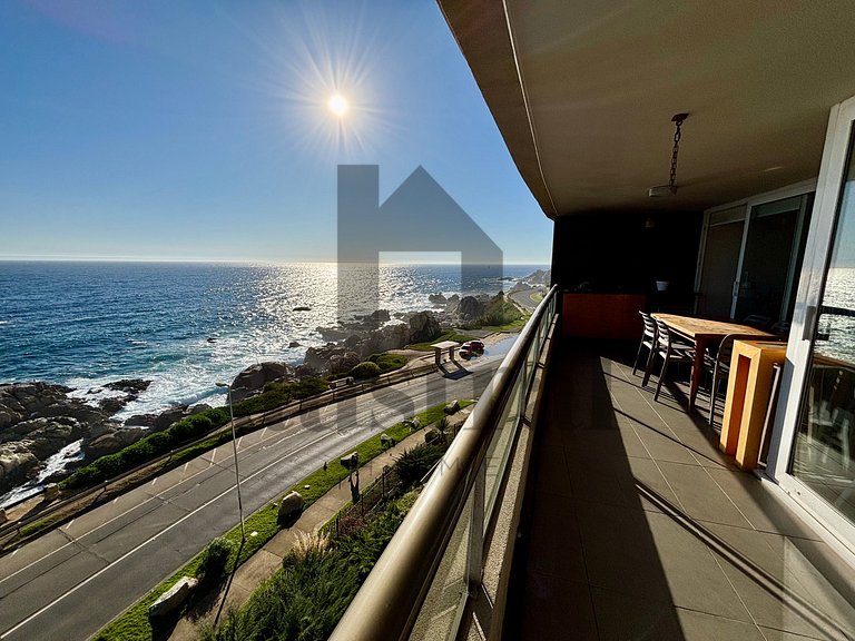 Spacious with an exceptional sea view