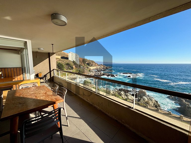 Spacious with an exceptional sea view