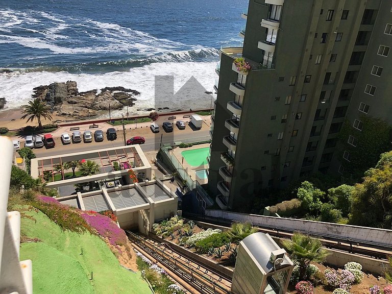 Impresionante Vista al Mar y Acceso vía Funicular