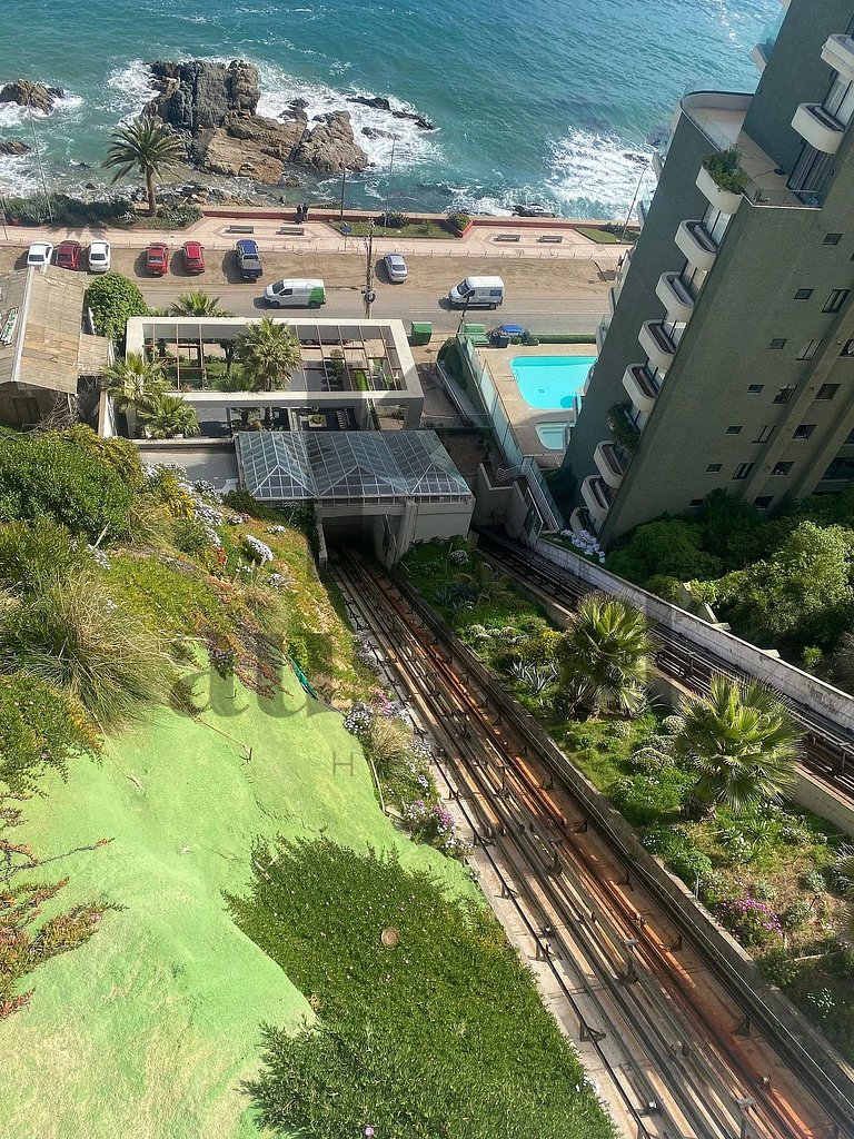 Impresionante Vista al Mar y Acceso vía Funicular