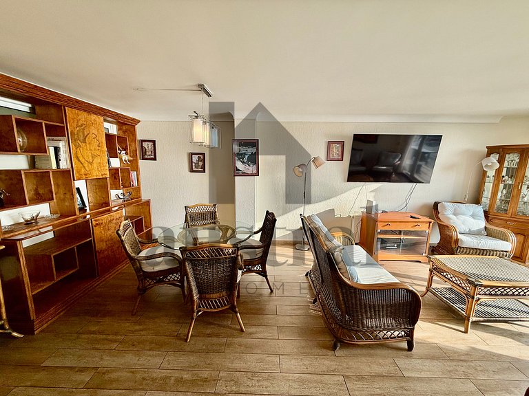 Exclusive Oceanfront Apartment