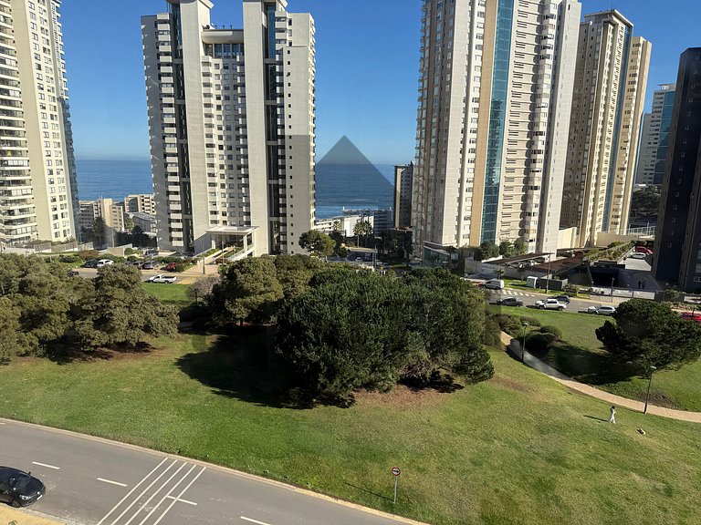 Bright and Spacious Apartment, Costa de Montemar