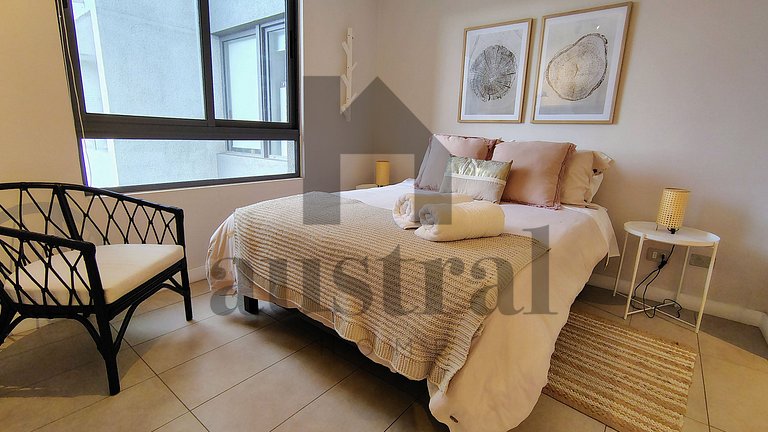 Moderno depto frente a Mall Plaza Egaña