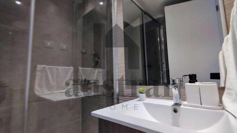 Beautiful and modern in front of Plaza Egaña