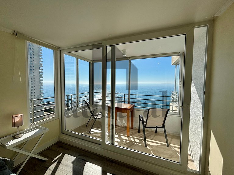 Escpectacular vista al mar y piscina climatizada