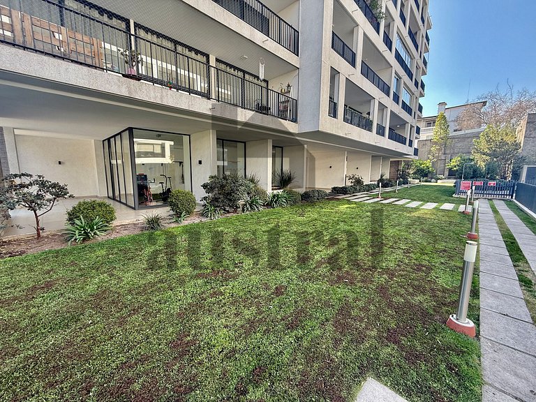 Beautiful apartment just steps from Salvador