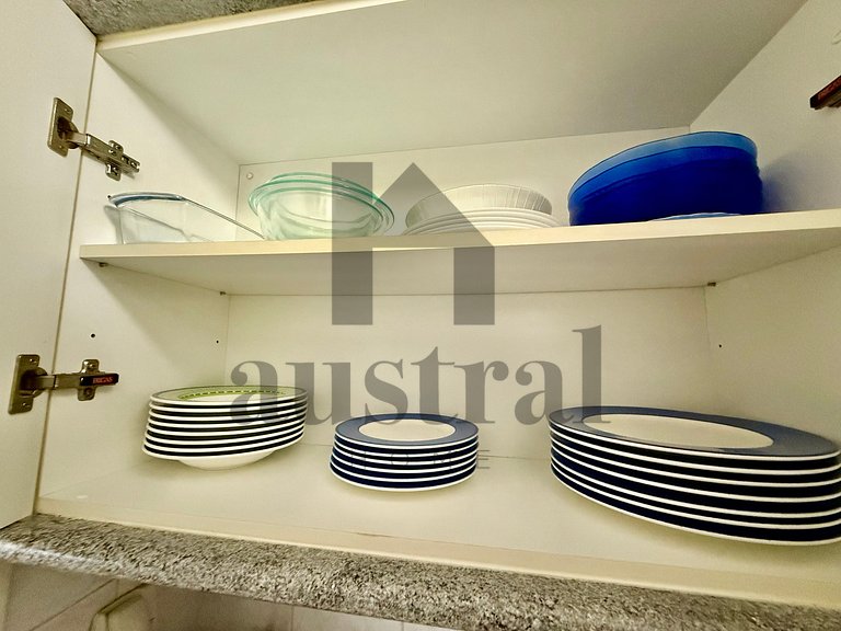 Spacious apartment facing the beach and San Martin