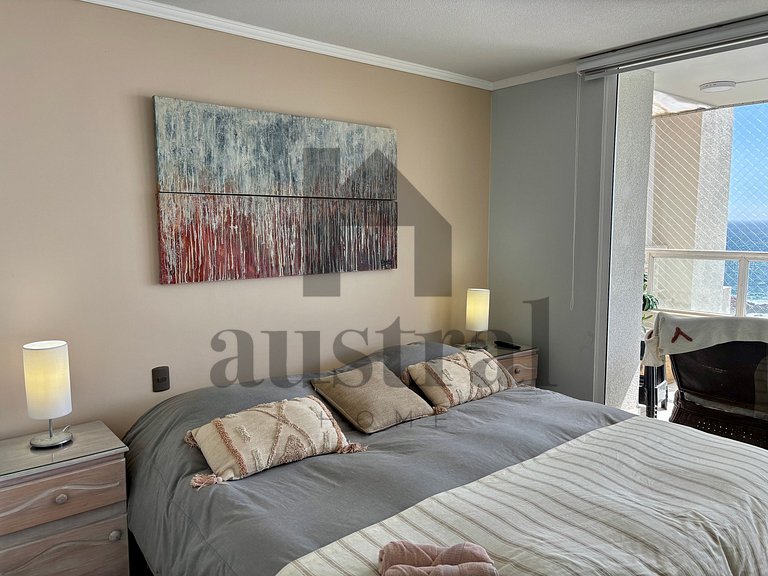 Oceanfront apartment with stunning view