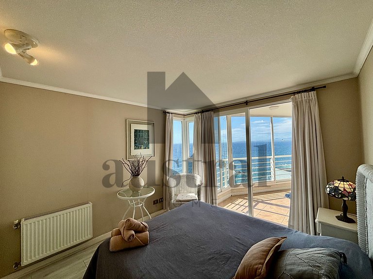 Vista Despejada y Cercano a la Playa