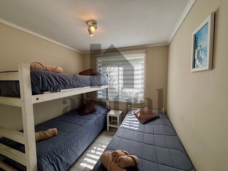 Vista Despejada y Cercano a la Playa