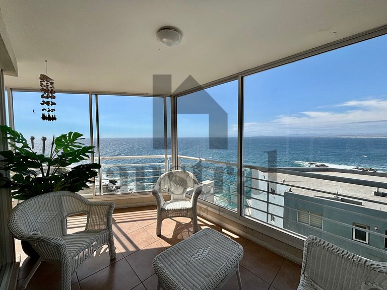 Clear view and close to the beach