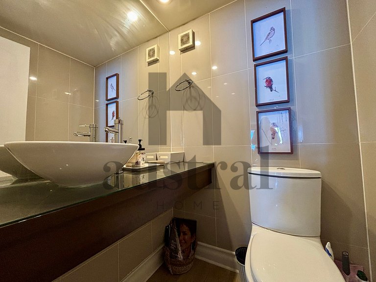 Spacious Apartment, Beautiful Decor and Ocean View