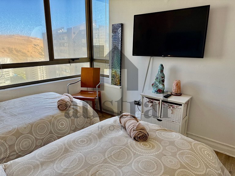 Spacious Apartment, Beautiful Decor and Ocean View